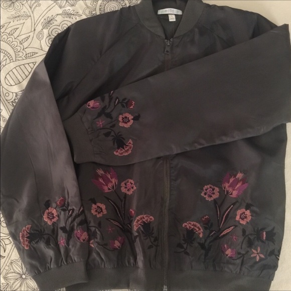 Green Floral Bomber Jacket - Picture 4 of 8